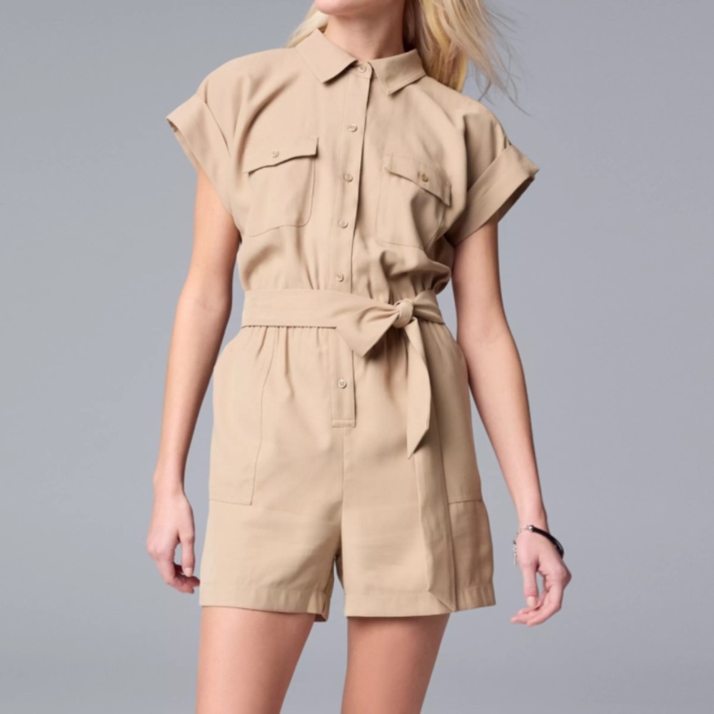 Simply Vera Vera Wang Belted
Utility shorts Romper w/ pockets khaki tan sz S